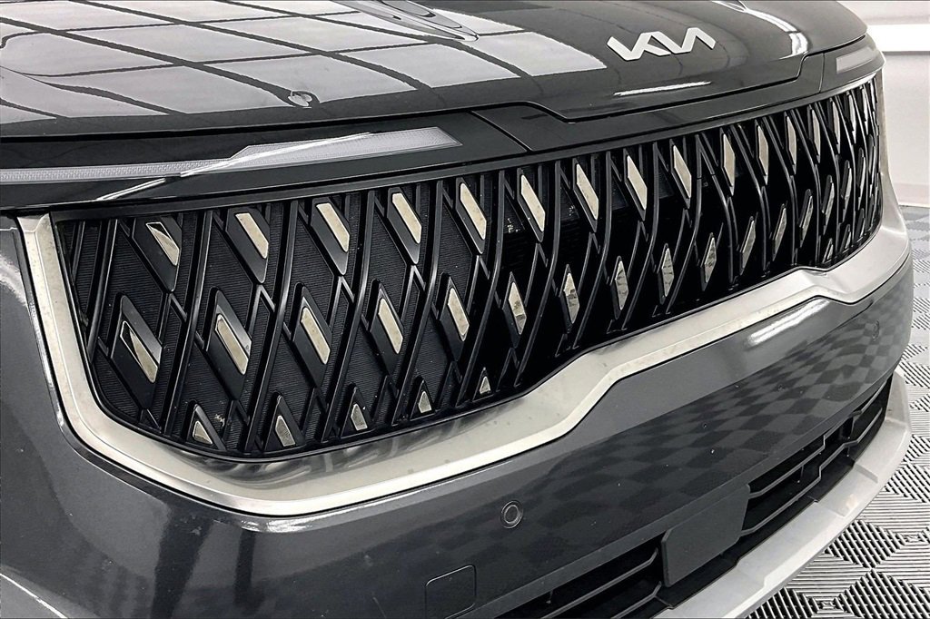 Used 2025 Kia Carnival image 29