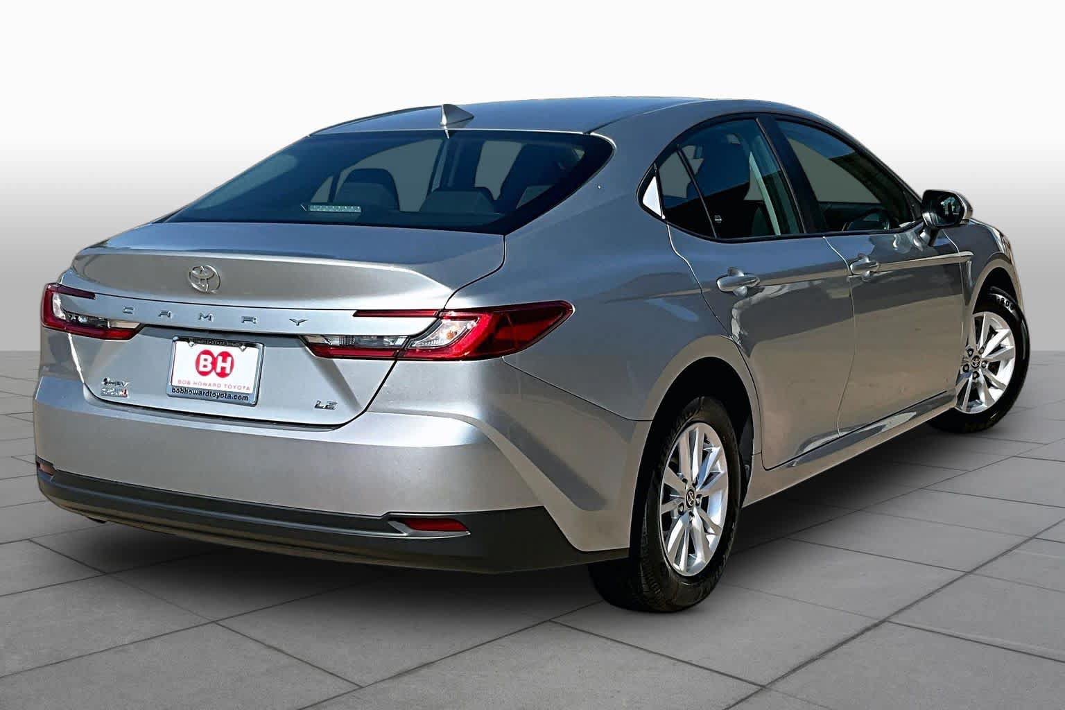 Used 2025 Toyota Camry LE FWD image 13