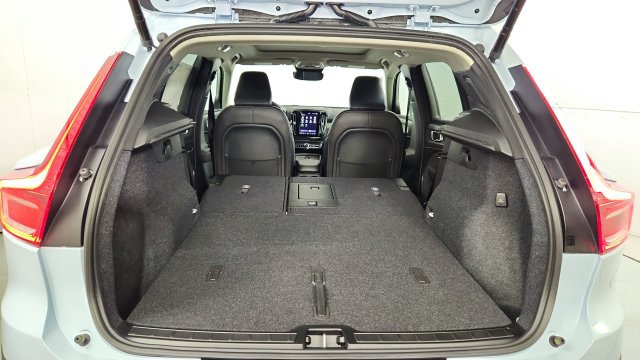 New 2026 Volvo XC40 B5 Plus w/ Climate Package AWD/4WD image 42