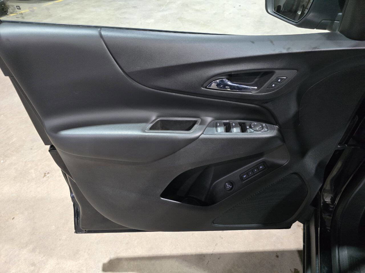 Used 2020 Chevrolet Equinox LT w/ Midnight Edition AWD/4WD image 27