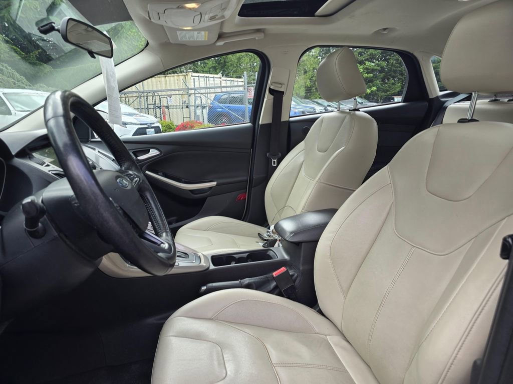 Used 2018 Ford Focus Titanium FWD image 12