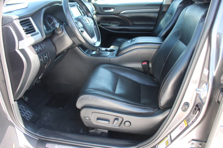Used 2018 Toyota Highlander Limited image 13