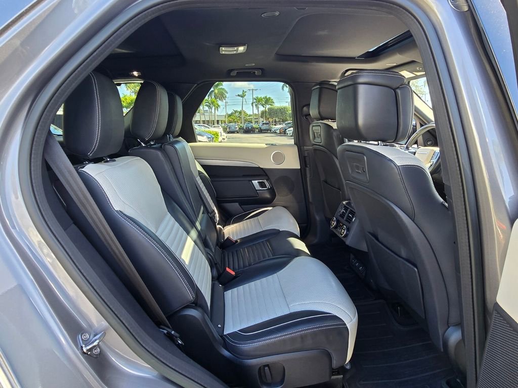 Used 2023 Land Rover Discovery HSE R-Dynamic image 14