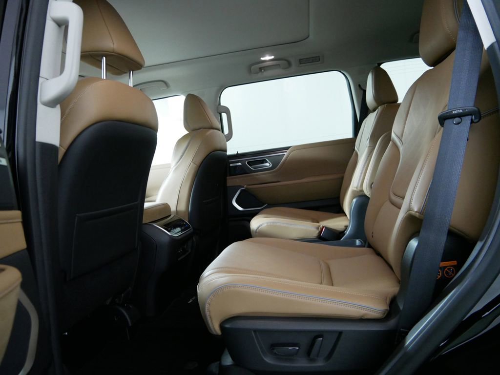 New 2025 INFINITI QX80 Luxe w/ Exterior Package image 16