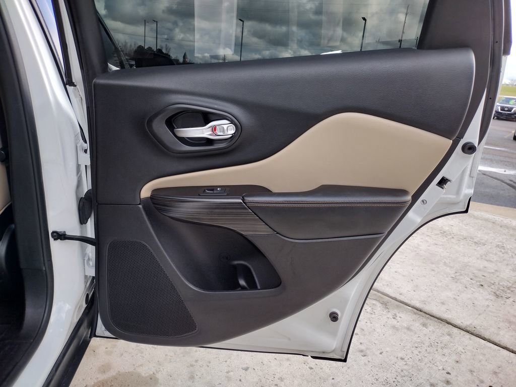 Used 2015 Jeep Cherokee Limited w/ Luxury Group image 17