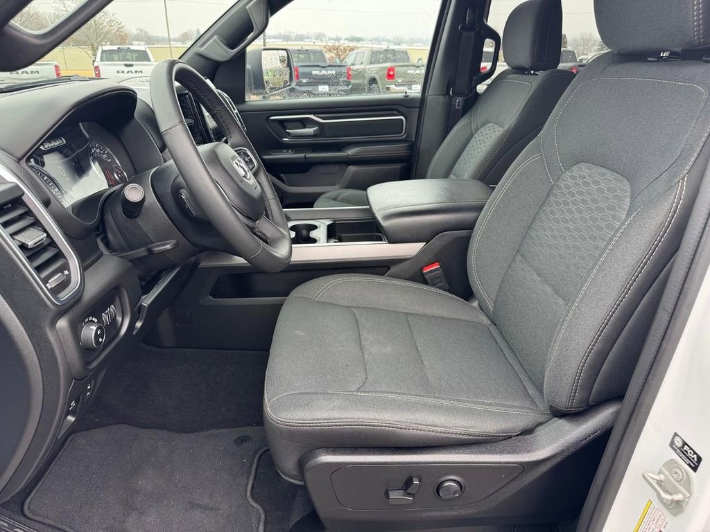 Used 2025 RAM 1500 Big Horn AWD/4WD image 6