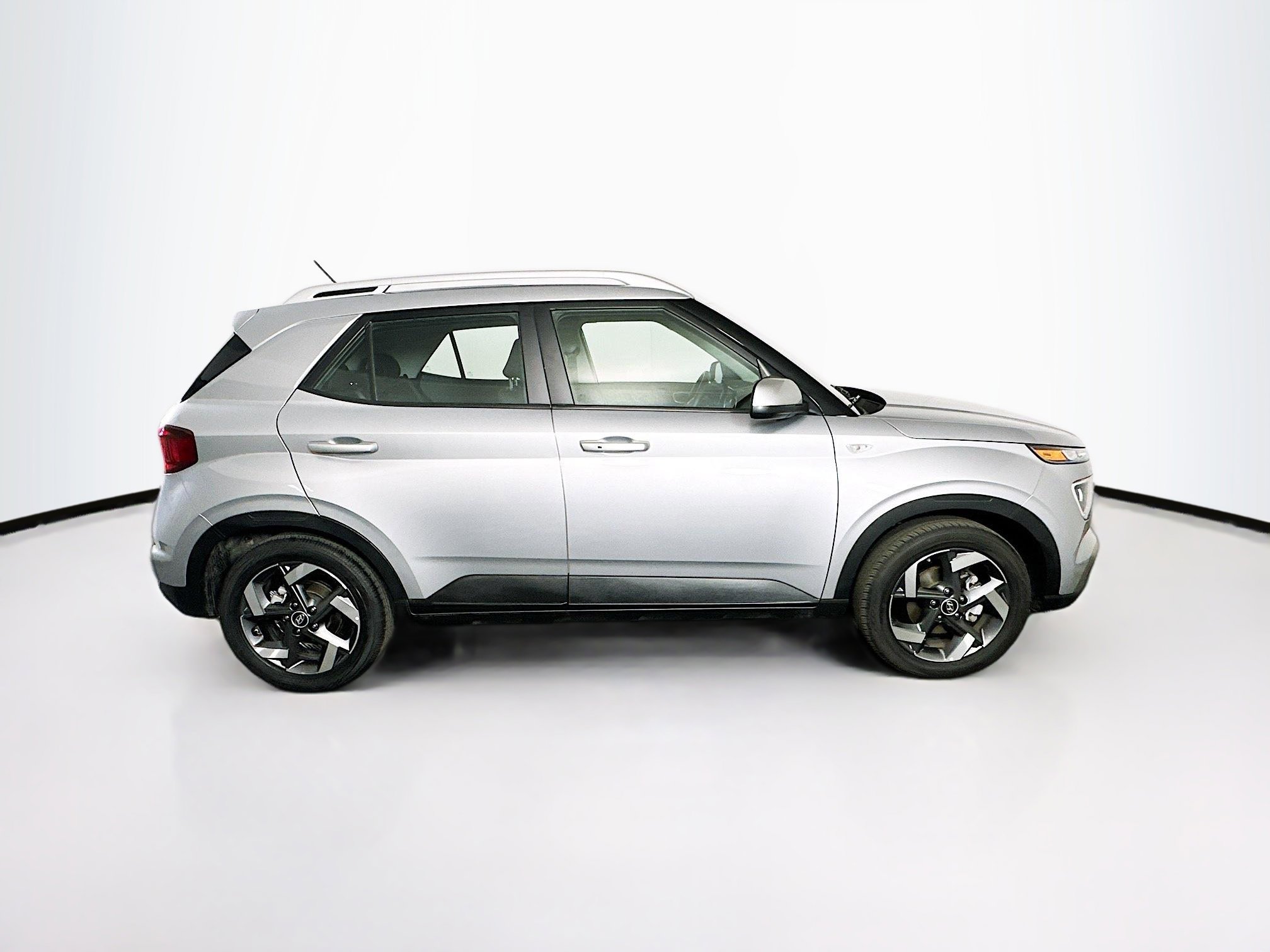 Used 2025 Hyundai Venue SEL image 10