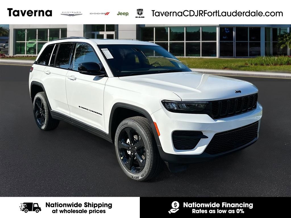 Used 2025 Jeep Grand Cherokee Laredo RWD image 1