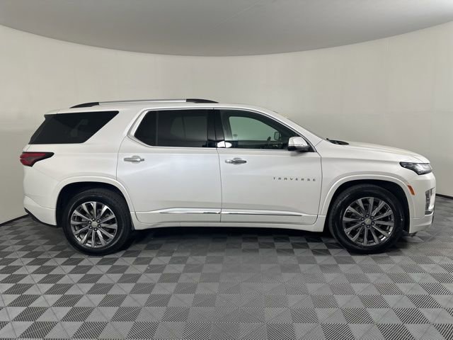 Used 2023 Chevrolet Traverse Premier AWD/4WD image 3