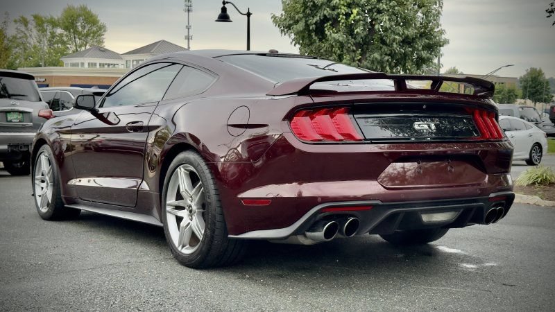 Used 2018 Ford Mustang GT Premium w/ GT Performance Package RWD image 5