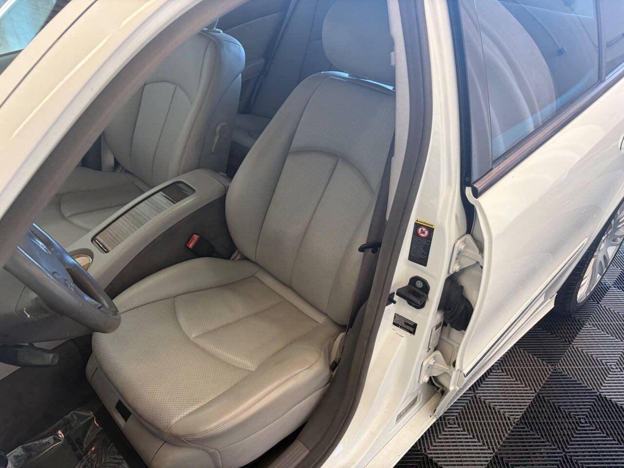 Used 2007 Mercedes-Benz E 350 Sedan image 21
