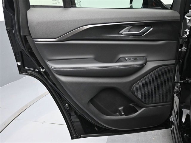 New 2025 Jeep Grand Cherokee Altitude image 15