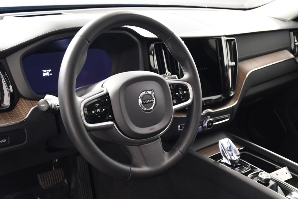 Used 2023 Volvo XC60 B6 Ultimate AWD/4WD image 13