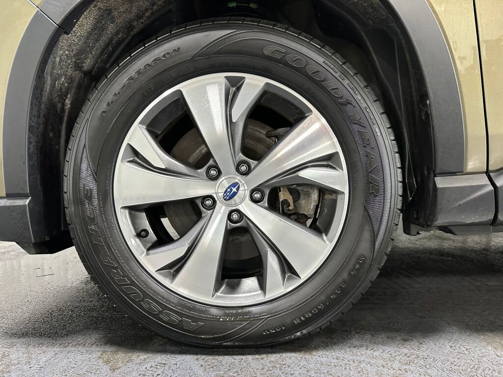 Used 2024 Subaru Ascent Premium image 5