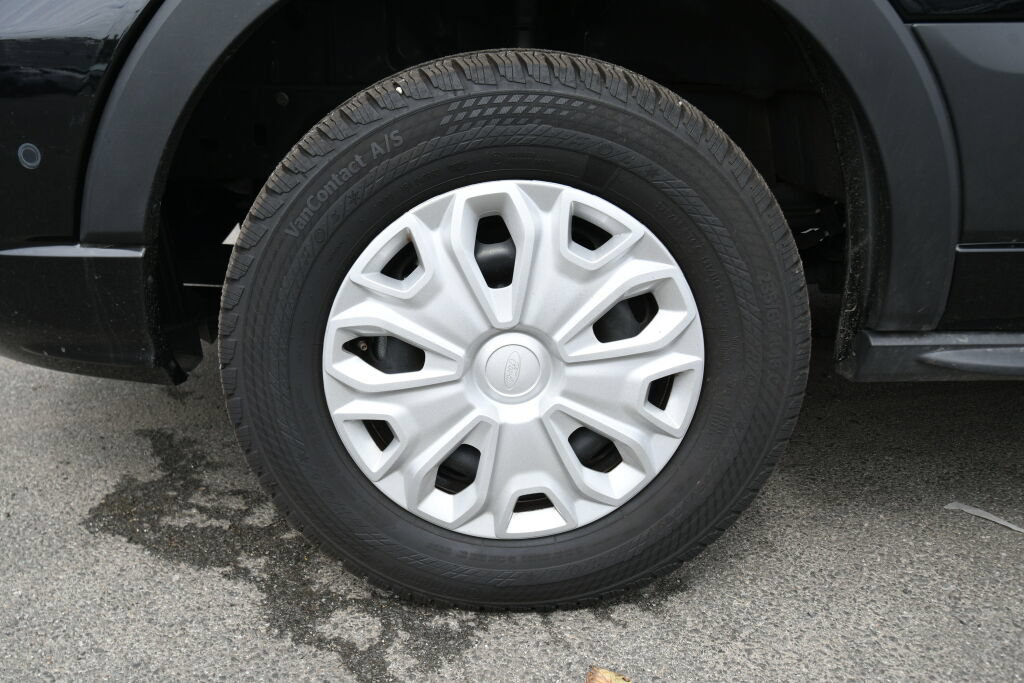 Used 2025 Ford Transit 350 XLT RWD image 31