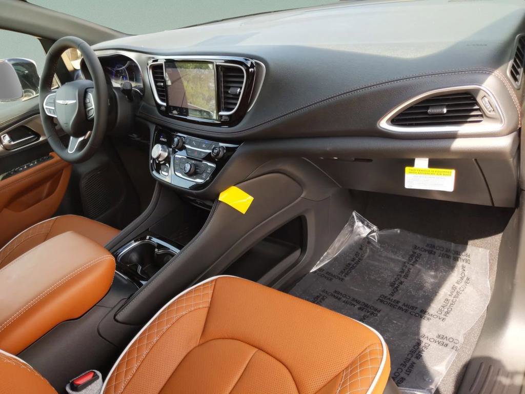New 2026 Chrysler Pacifica Pinnacle image 30