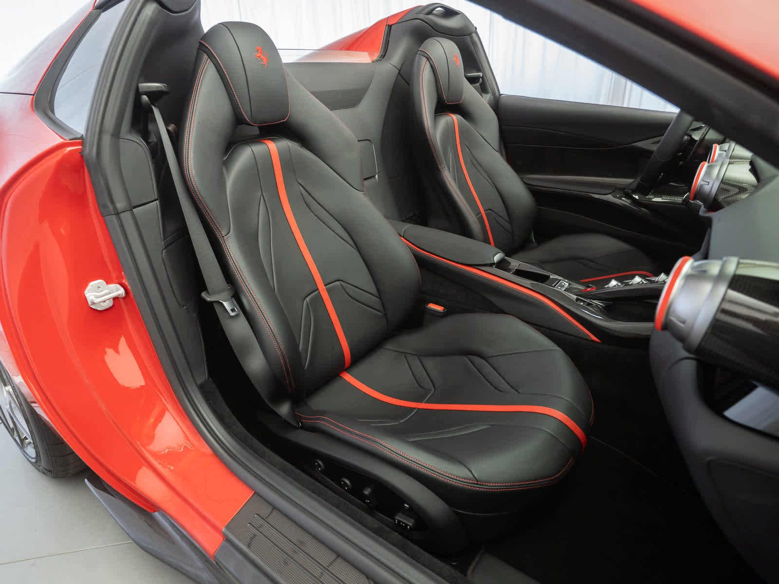 Used 2021 Ferrari 812 GTS image 14