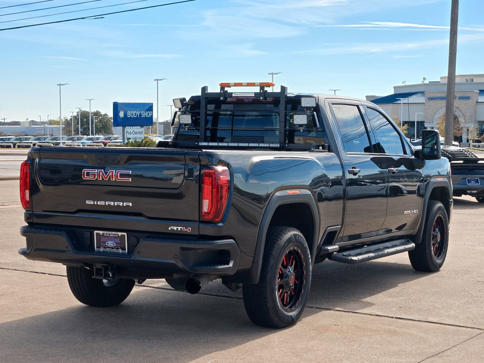Used 2020 GMC Sierra 2500 AT4 w/ AT4 Premium Package image 3