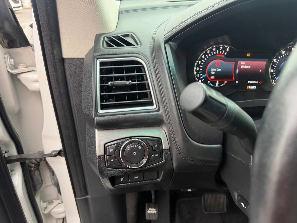 Used 2016 Ford Explorer Platinum AWD/4WD image 27