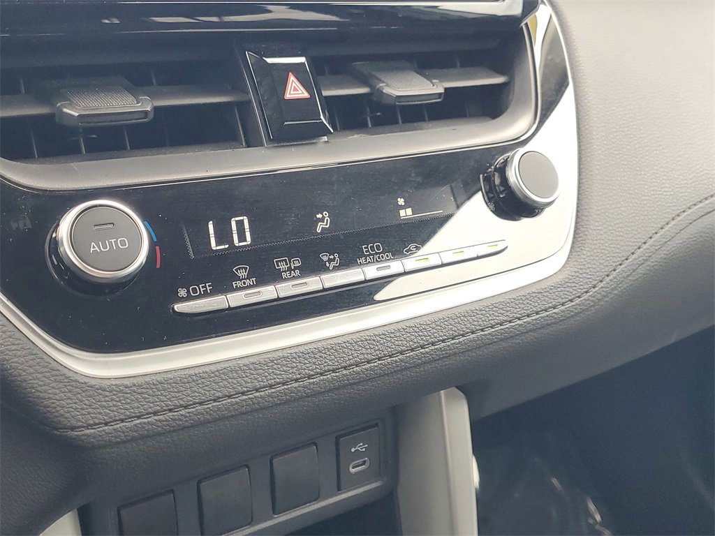 Used 2024 Toyota Corolla Cross LE image 29