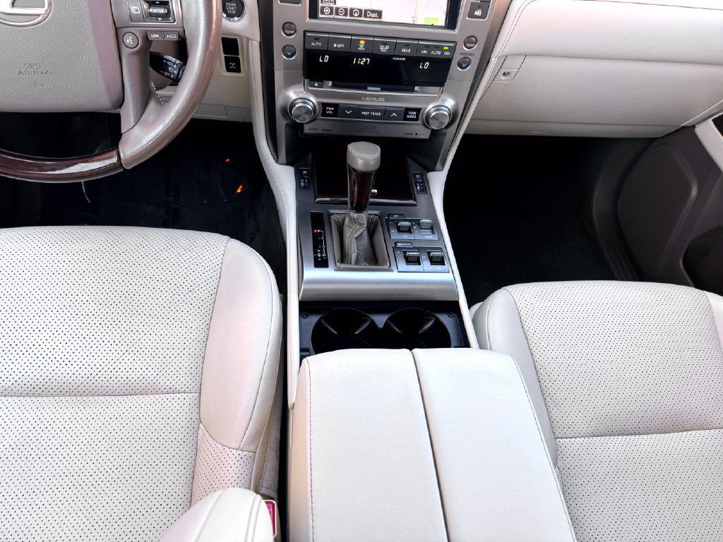 Used 2018 Lexus GX 460 Luxury AWD/4WD image 32