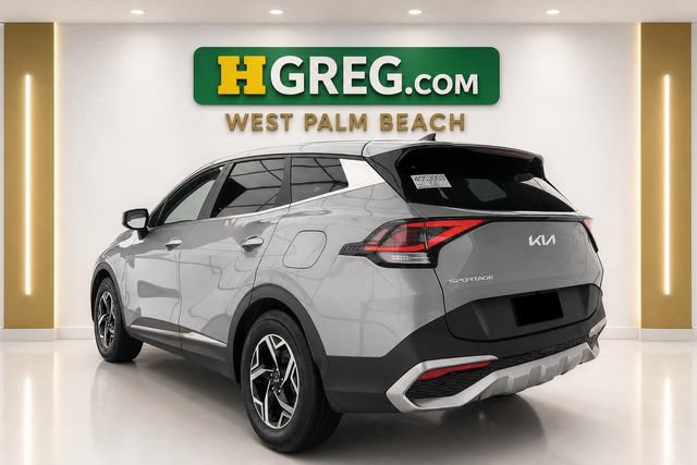 Used 2023 Kia Sportage LX FWD image 2