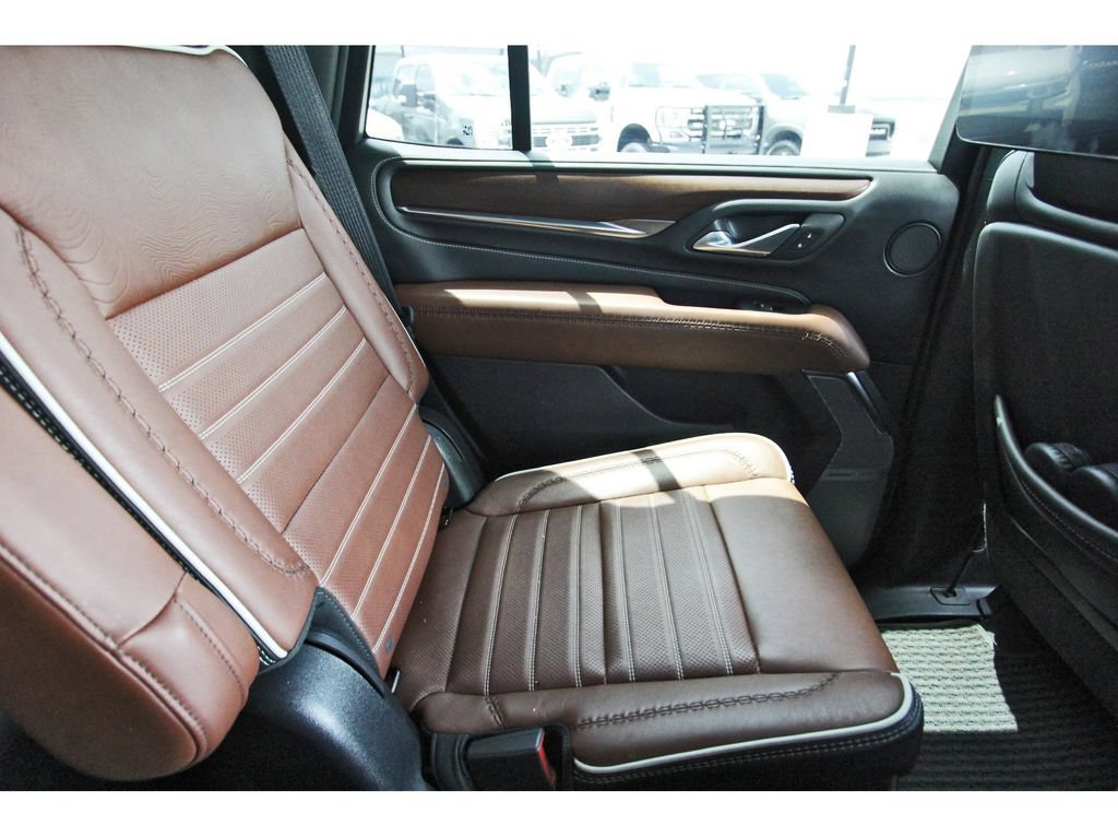 Used 2024 GMC Yukon Denali Ultimate AWD/4WD image 11