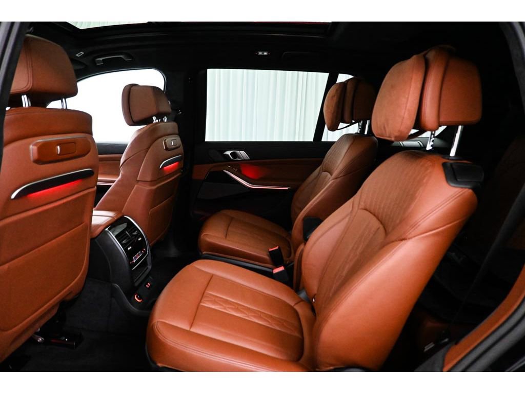 Used 2025 BMW X7 M60i AWD/4WD image 30