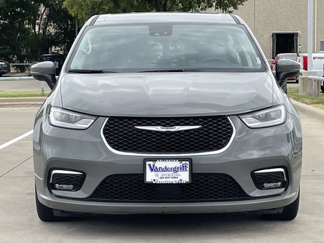 Used 2023 Chrysler Pacifica Touring-L FWD image 6