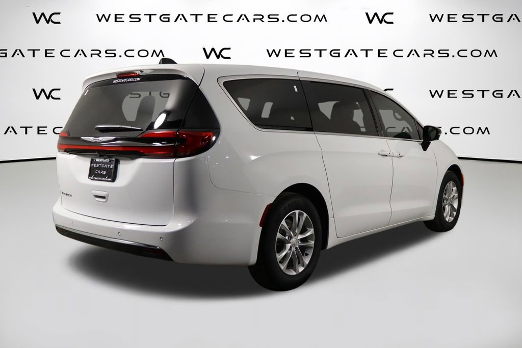 New 2026 Chrysler Pacifica Select image 45