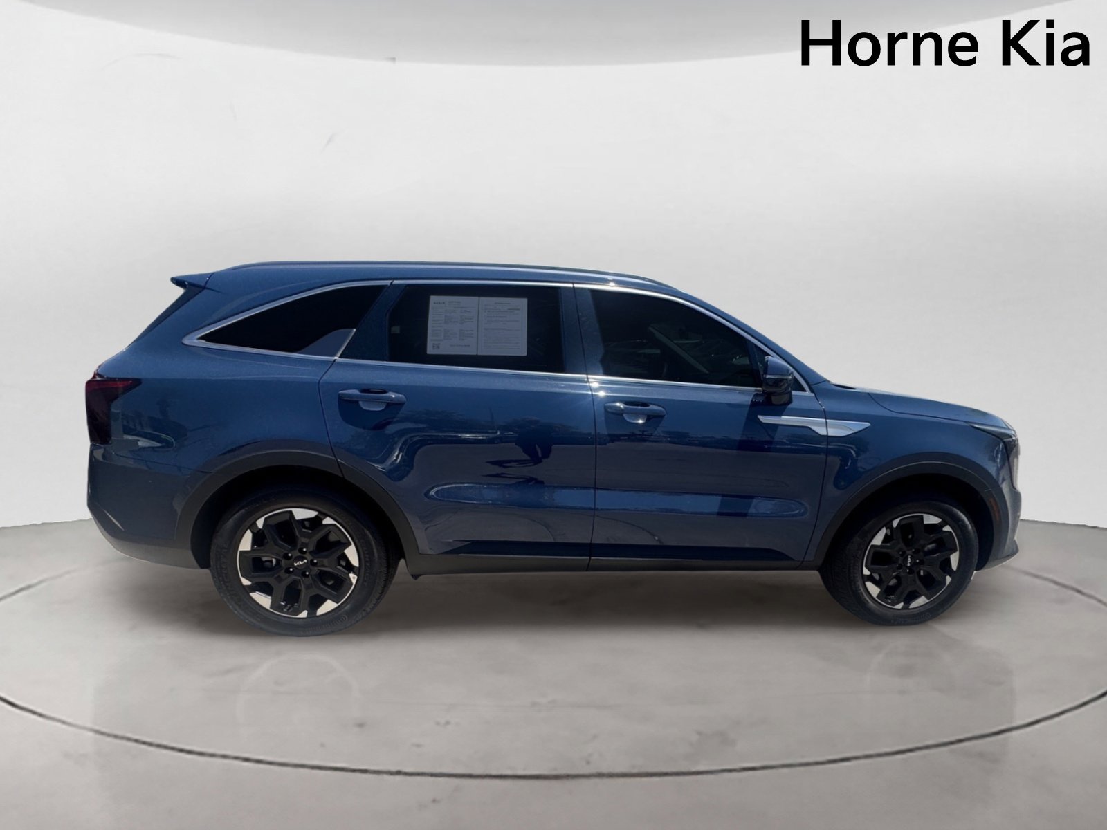 Certified 2025 Kia Sorento S w/ Panoramic Sunroof Package FWD image 3