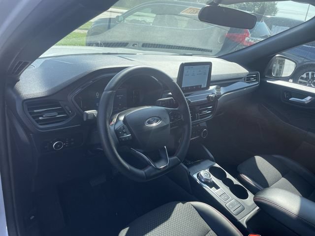 Used 2025 Ford Escape ST-Line Select AWD/4WD image 18