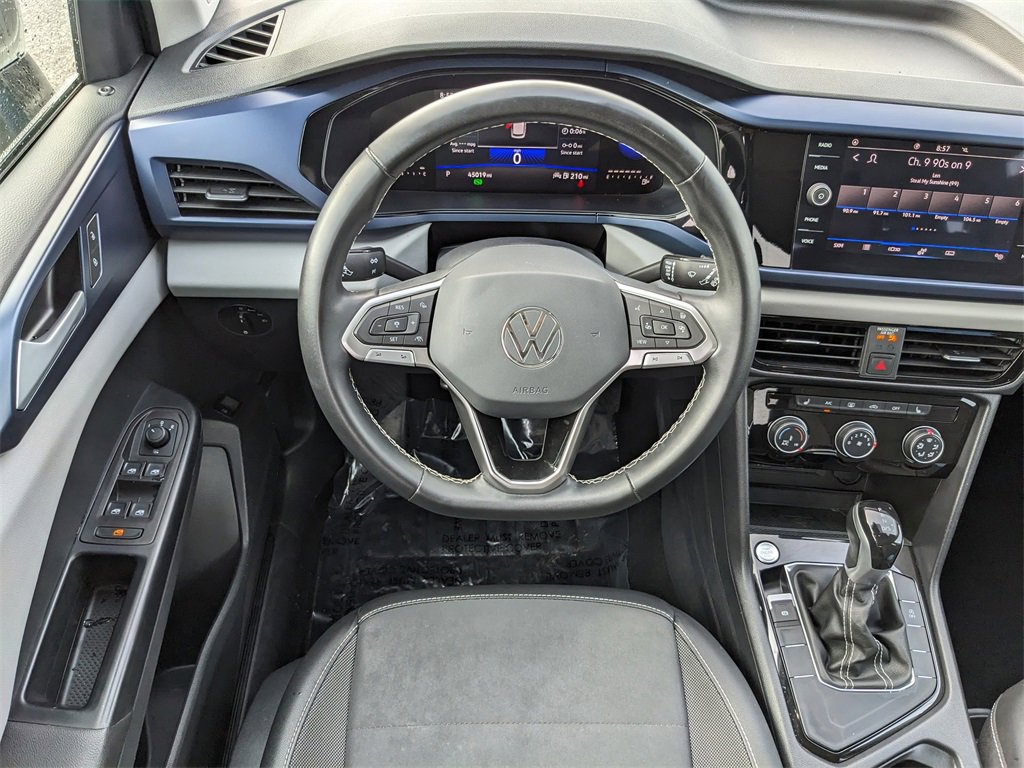 Certified 2023 Volkswagen Taos SE w/ Panoramic Sunroof Package image 18