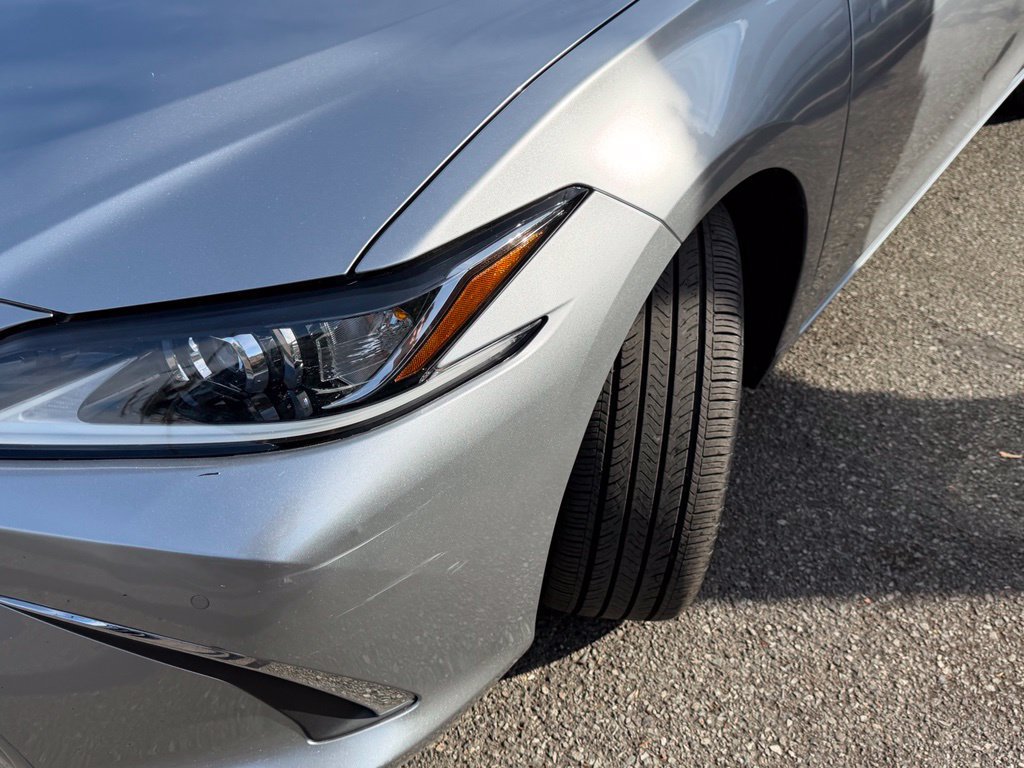 Used 2023 Lexus ES 250 w/ Premium Package AWD/4WD image 3