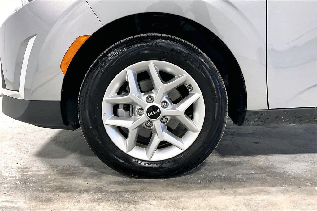 Used 2025 Kia Soul LX w/ LX Technology Package image 11