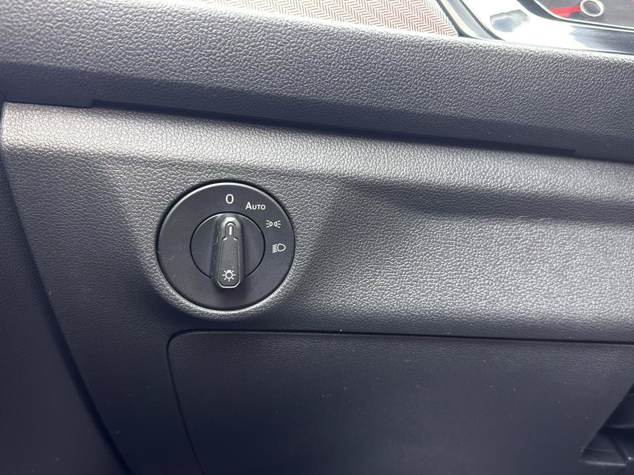 Used 2019 Volkswagen Jetta SE FWD image 42
