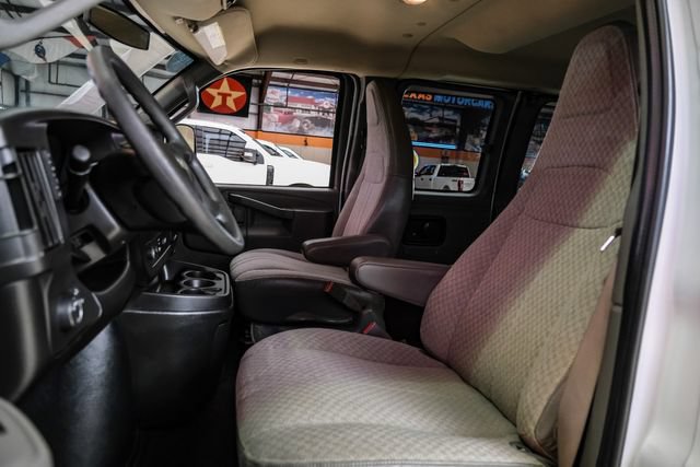 Used 2017 Chevrolet Express 3500 LT w/ LT Preferred Equipment Group RWD image 30
