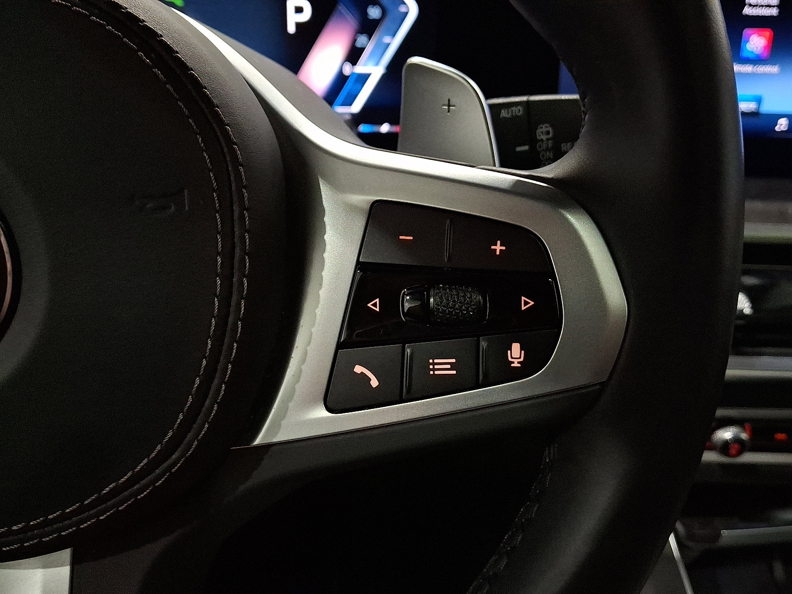 Used 2024 BMW X7 xDrive40i w/ M Sport Package image 25