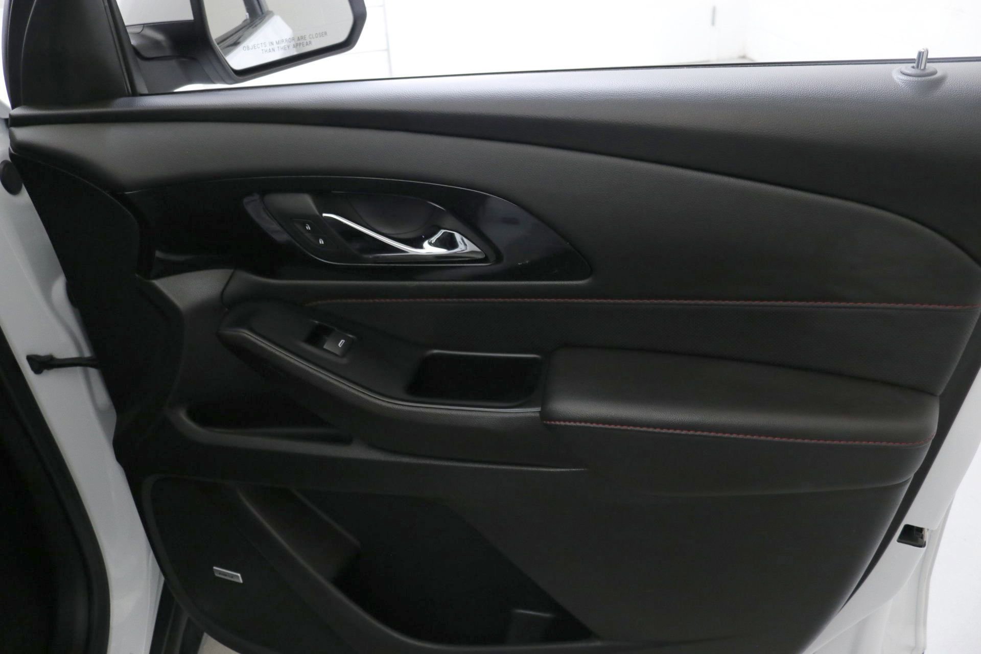 Used 2023 Chevrolet Traverse RS image 32