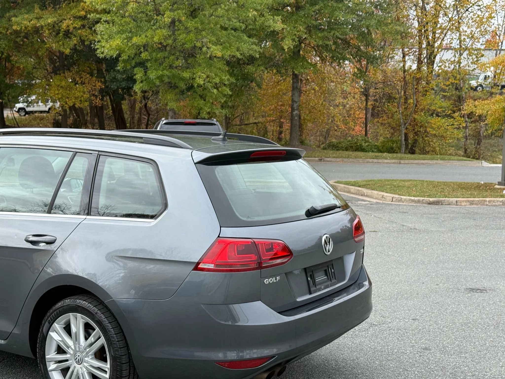 Used 2016 Volkswagen Golf Limited Edition image 7