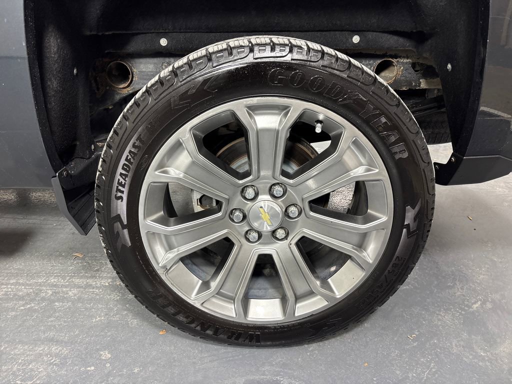 Used 2018 Chevrolet Silverado 1500 High Country image 30