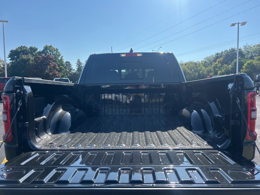 New 2026 RAM 1500 4x4 Crew Cab image 16