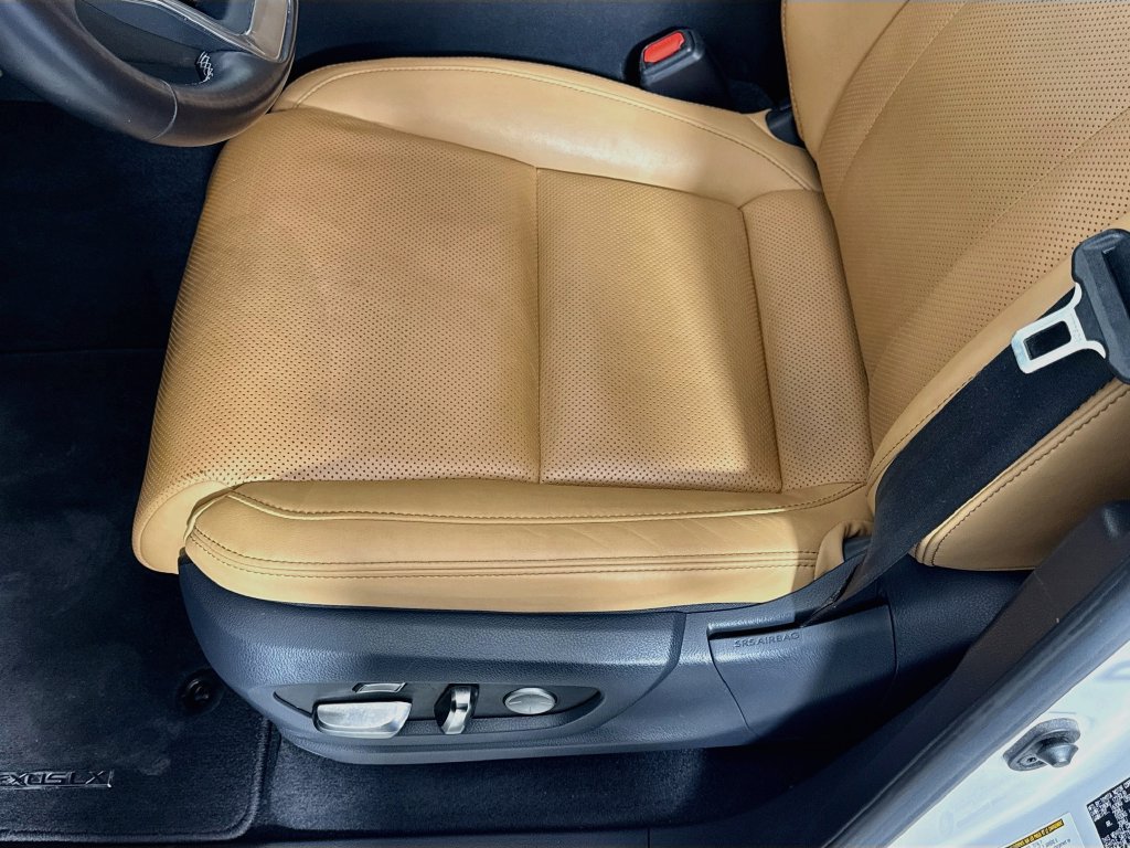 Used 2022 Lexus LX 600 4WD w/ Interior Upgrade Package image 20