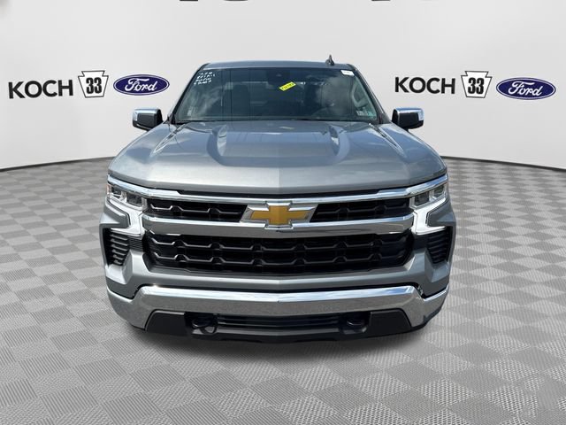 Used 2025 Chevrolet Silverado 1500 LT AWD/4WD image 2