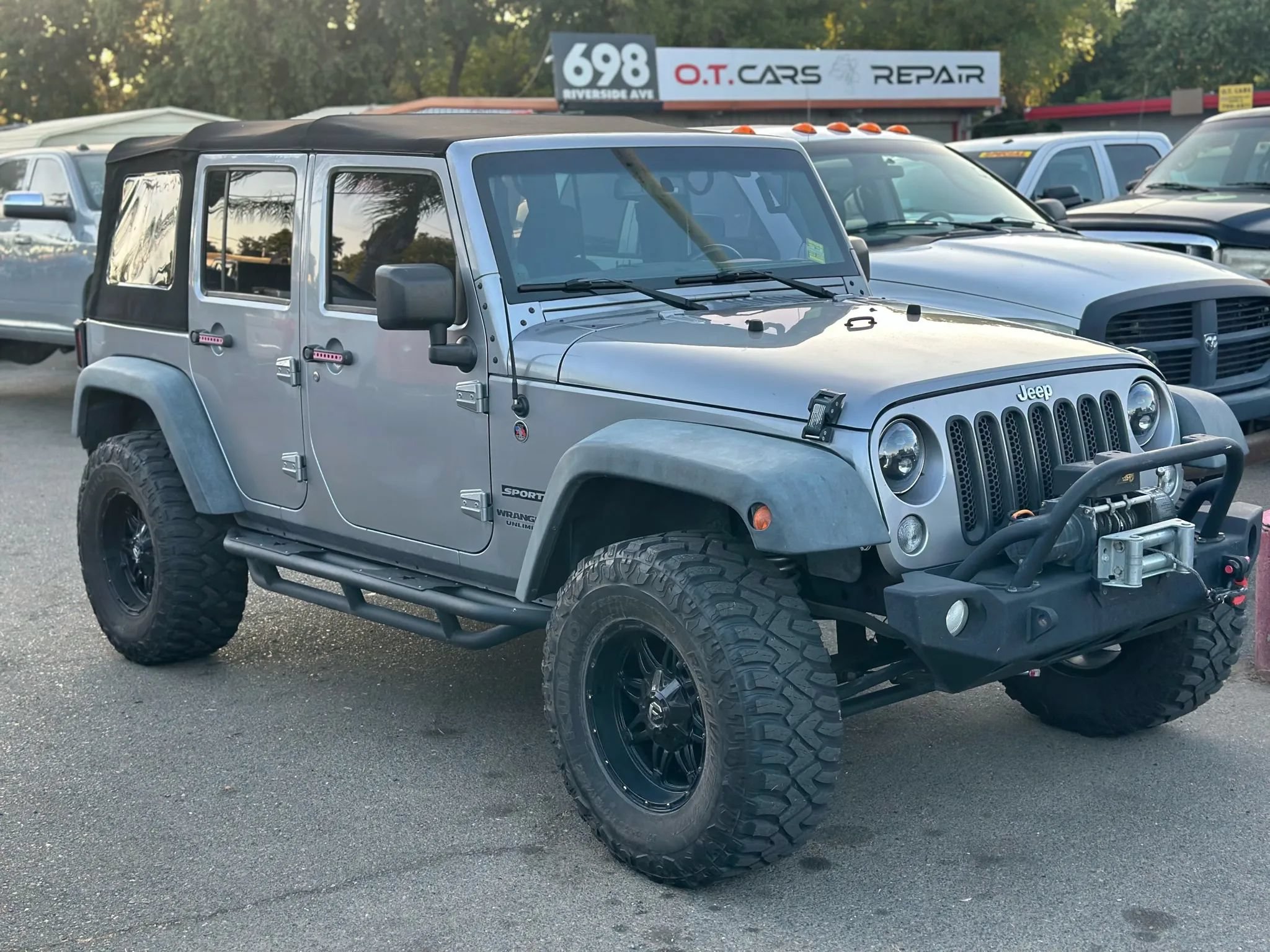Used 2014 Jeep Wrangler Unlimited Sport w/ Quick Order Package 24S AWD/4WD image 3