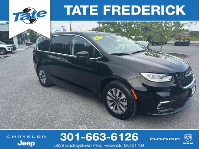 Certified 2024 Chrysler Pacifica Limited FWD image 1