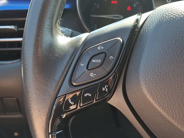 Used 2022 Toyota C-HR XLE FWD image 23