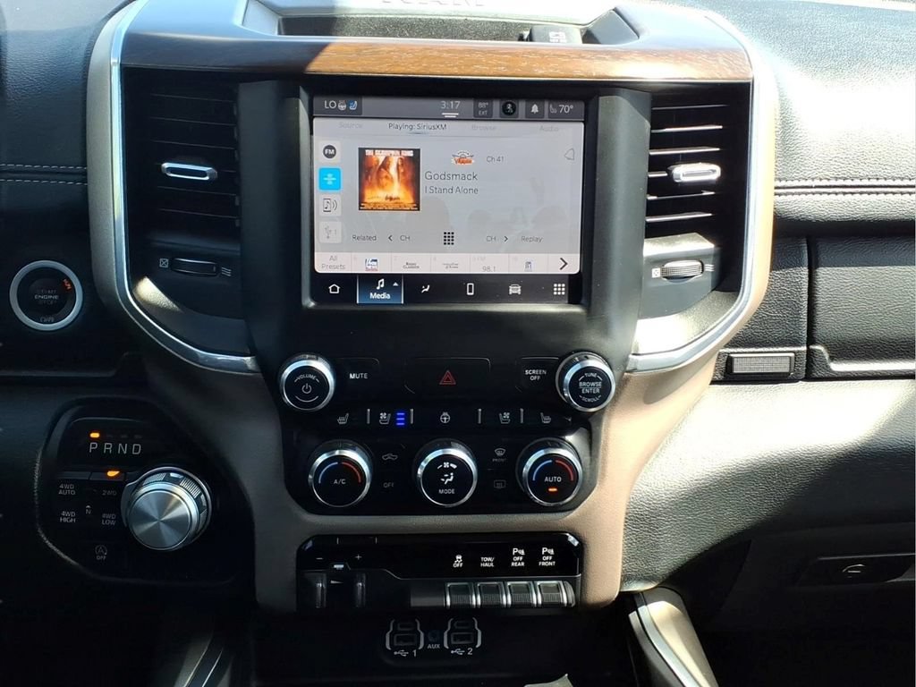 Used 2022 RAM 1500 Laramie AWD/4WD image 14