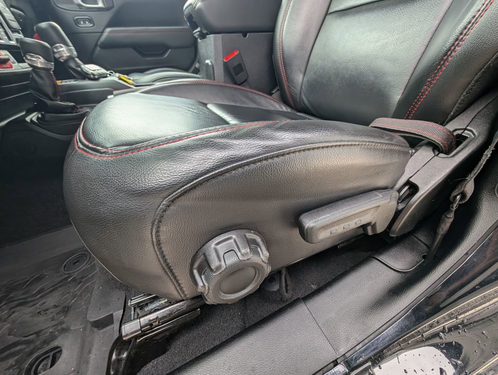 Used 2018 Jeep Wrangler Unlimited Rubicon image 16