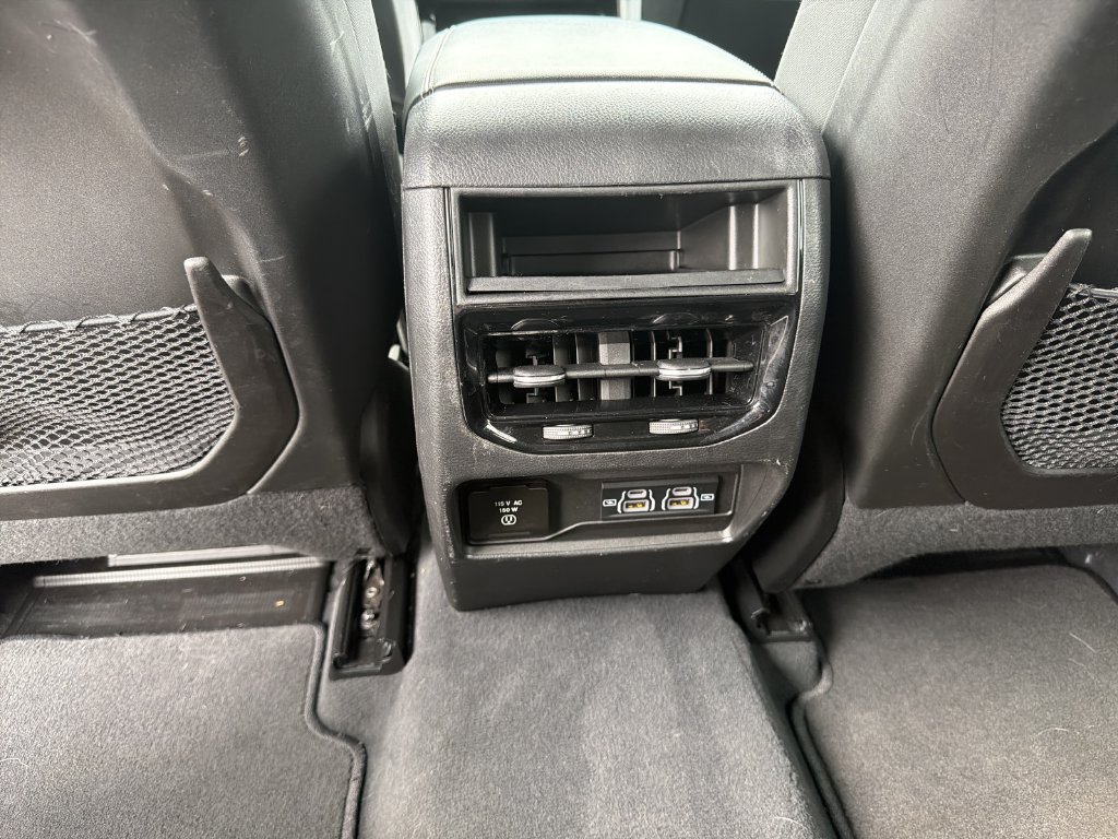Used 2023 Jeep Grand Cherokee Laredo w/ Luxury Tech Group I AWD/4WD image 11